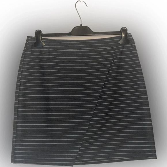 Loft women’s 10 medium skirt stripe business casual aline grey white Ann Taylor - Picture 9 of 10